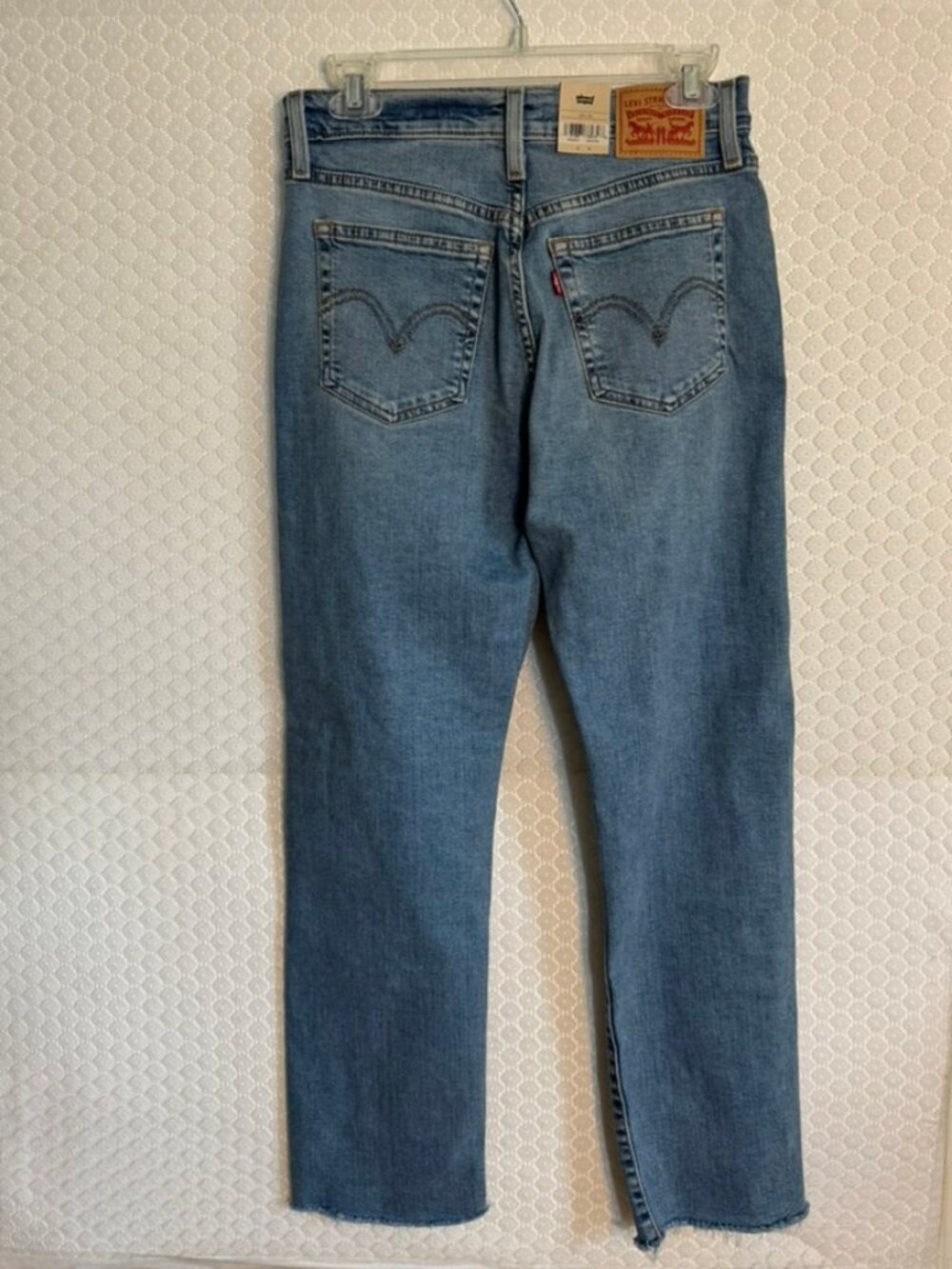 NWT Levis Wedgie Straight Leg Blue Jeans -High Rise, Button Fly, Size 28" x 28" - Picture 4 of 7